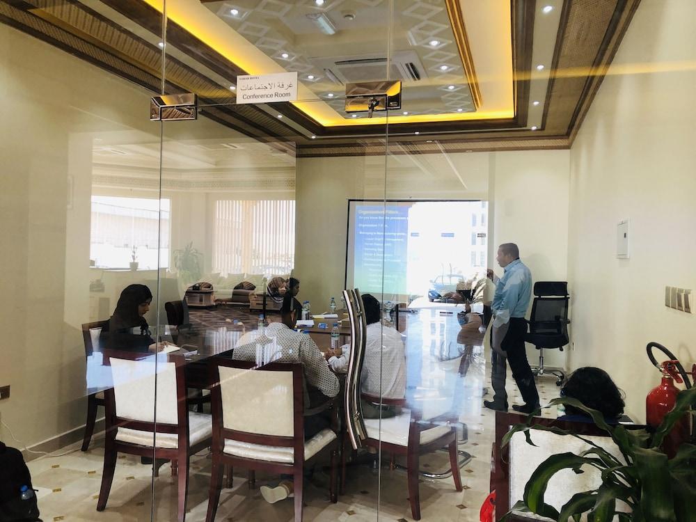 Farah Hotel Apartment Маскат Экстерьер фото